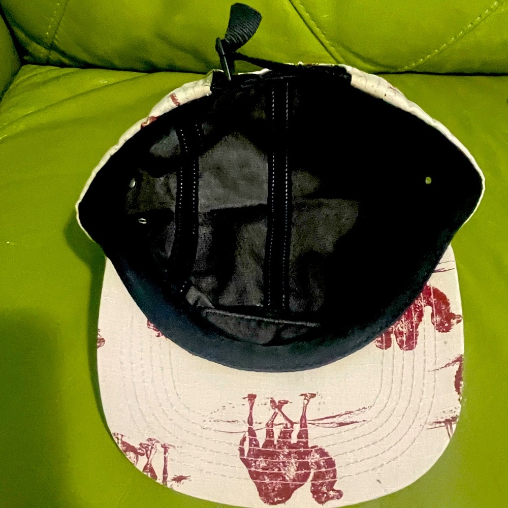 Supreme hat never worn Brand new